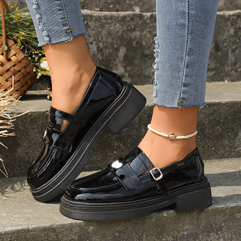 Lackoptik-Loafer für Damen mit Herz-Design