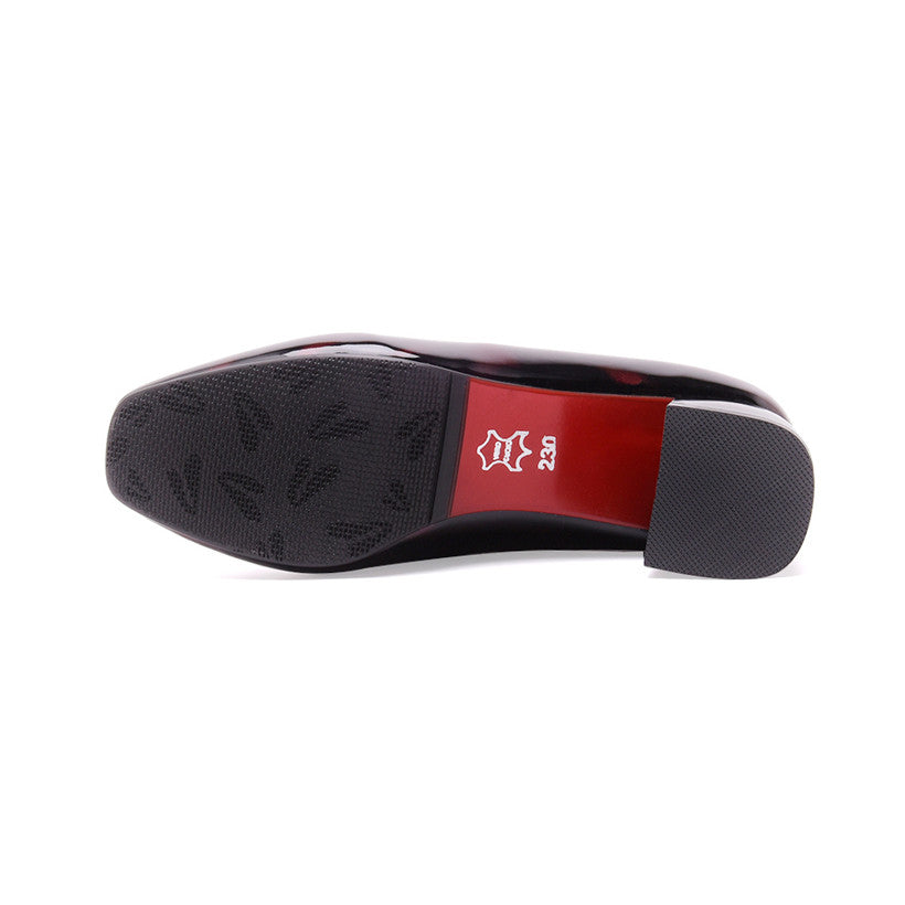 Lackoptik-Loafer mit Absatz und Kettchen für Damen