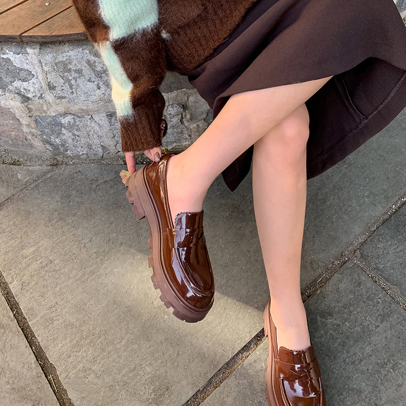 Loafer mit Absatz und Plateau aus Lackleder für Damen