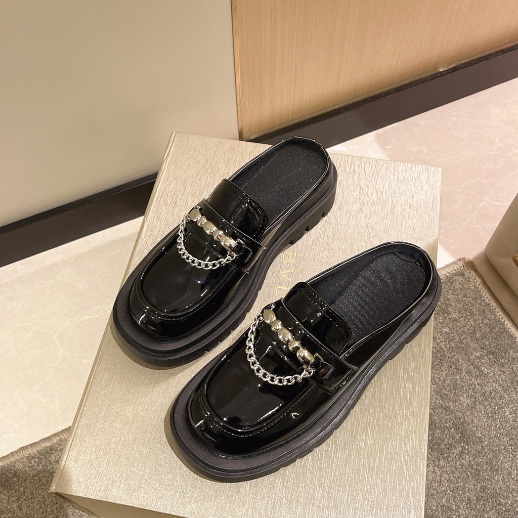 Plateau-Loafer mit silbernen Kettchen für Damen