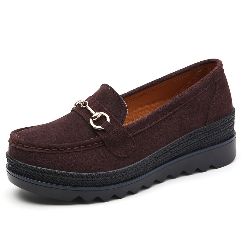 Damen-Loafer mit Keilsohle und metallischen Zierelementen