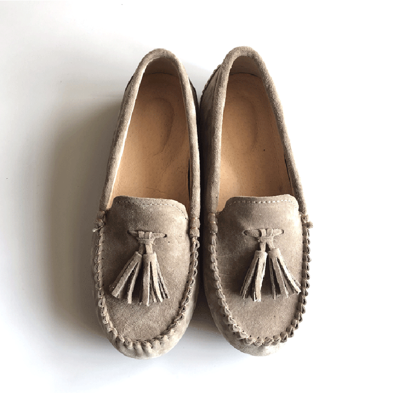 Damen-Slipper mit Quasten aus echtem Wildleder
