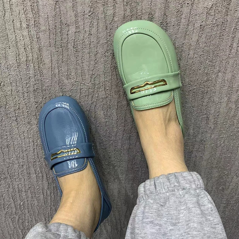 Runde Lackoptik-Loafer für Damen