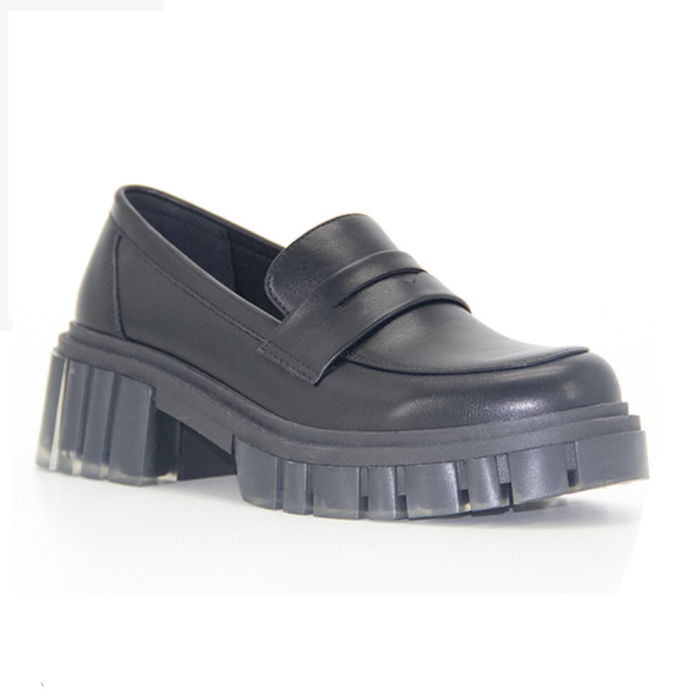 Einfache Loafer mit Absatz und dicker Sohle