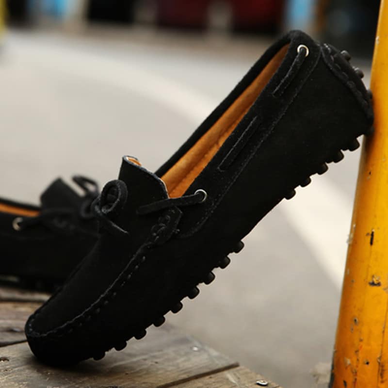 Einfarbige farbenfrohe Wildleder-Loafer für Herren