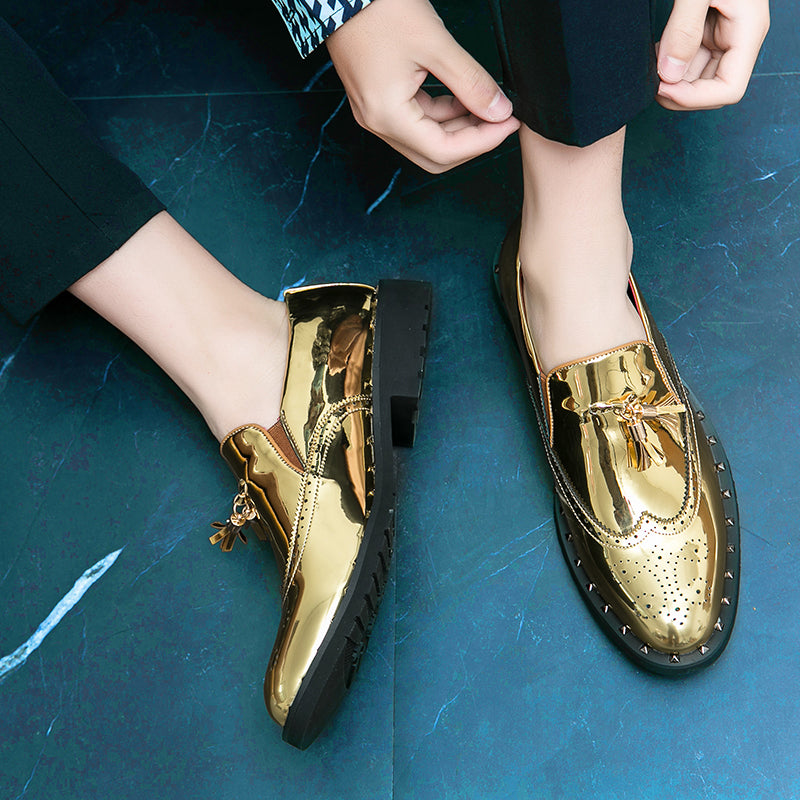 Elegante goldene Loafer für Herren