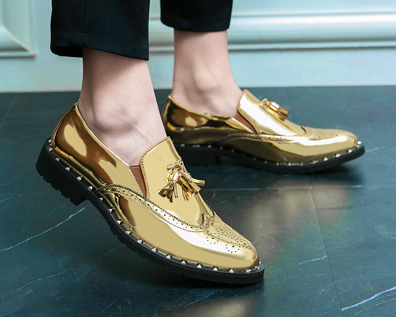 Elegante goldene Loafer für Herren