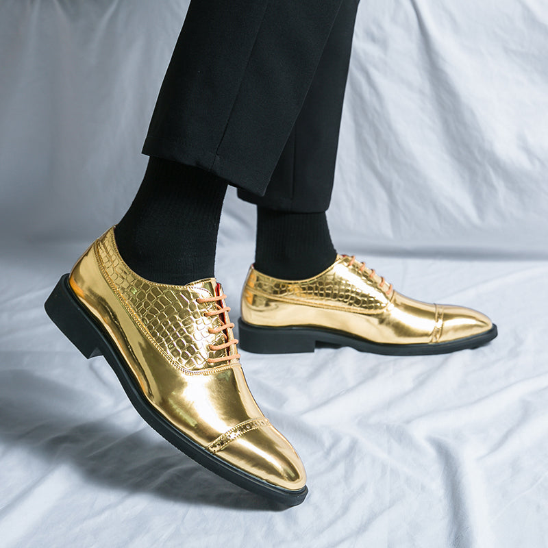 Elegante goldene Loafer mit Schlangendesign für Herren