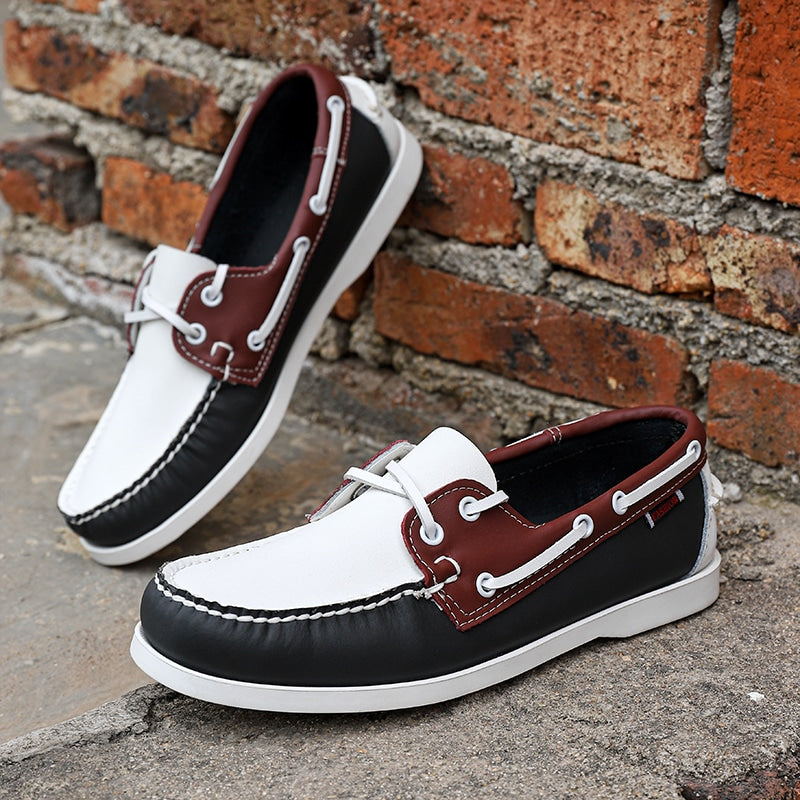 Dreifarbige flache Bootsloafer aus Leder für Herren