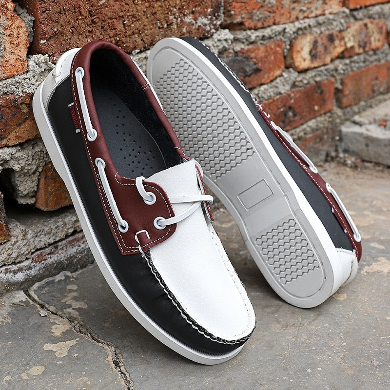 Dreifarbige flache Bootsloafer aus Leder für Herren