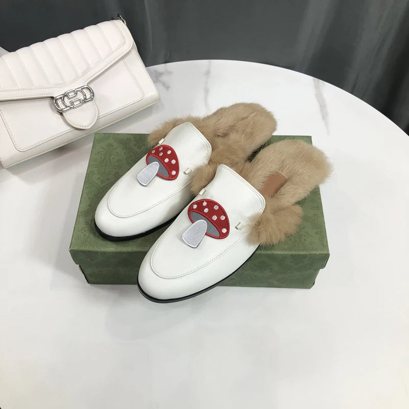 Gefütterte Damen-Hausschuhe mit Pilzmotiv, Farbe Weiß Leder, Ansicht 3