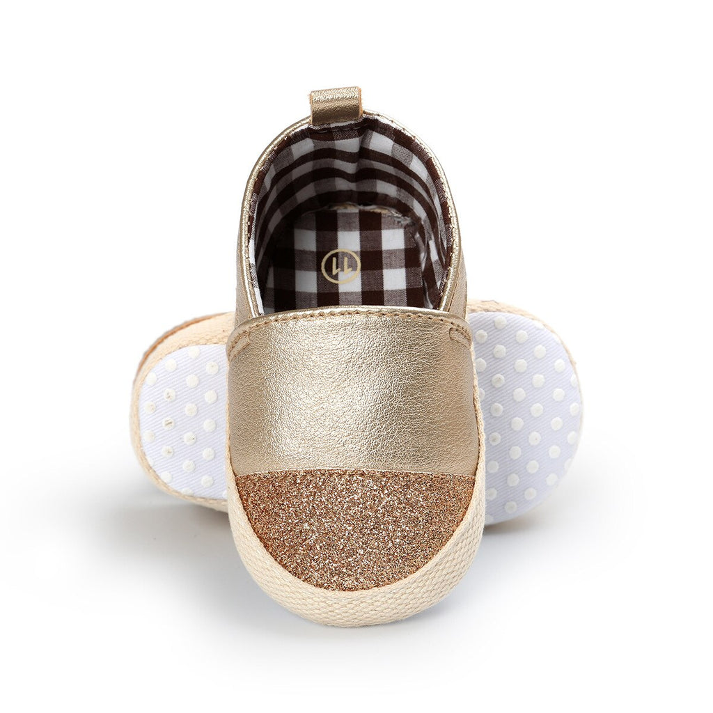 Zweifarbige glänzende Slipper für Babymädchen zum Reinschlüpfen