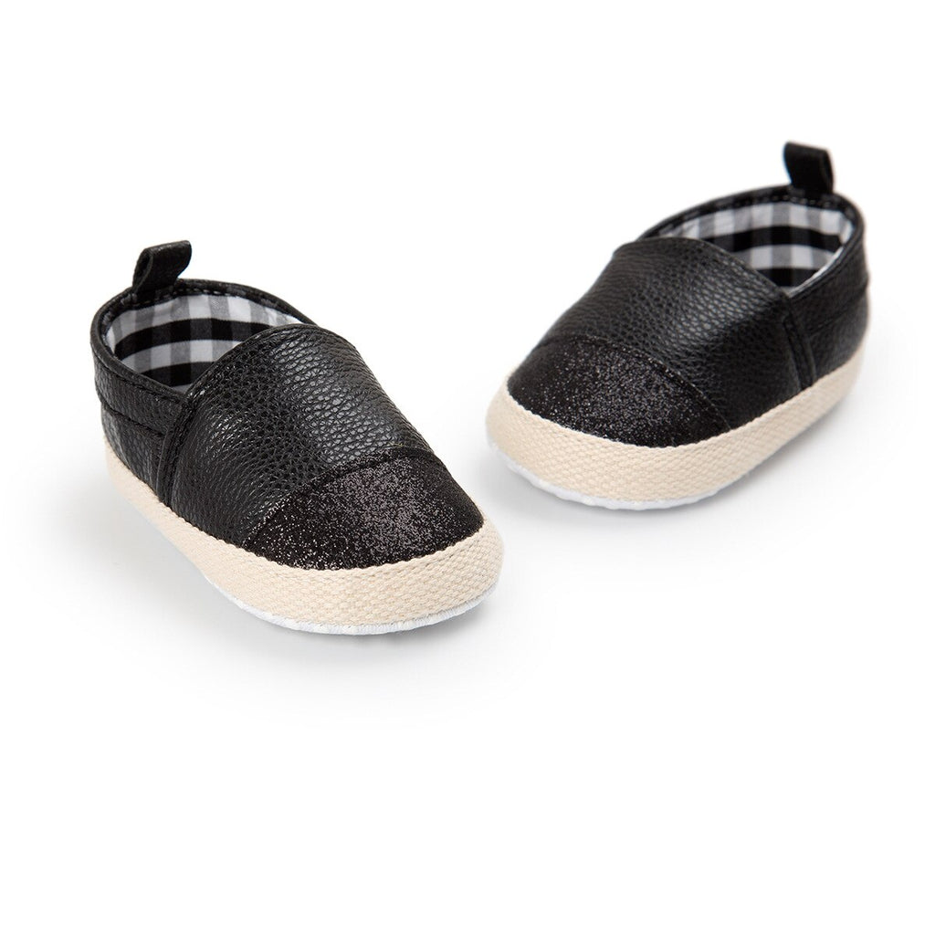Zweifarbige glänzende Slipper für Babymädchen zum Reinschlüpfen