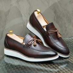 Herren Loafer mit weißer Sohle und Quasten, braun oder schwarz, Braun
