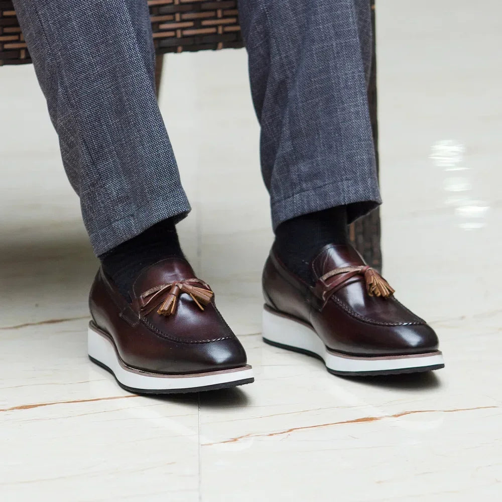 Herren Quasten-Loafer, getragen
