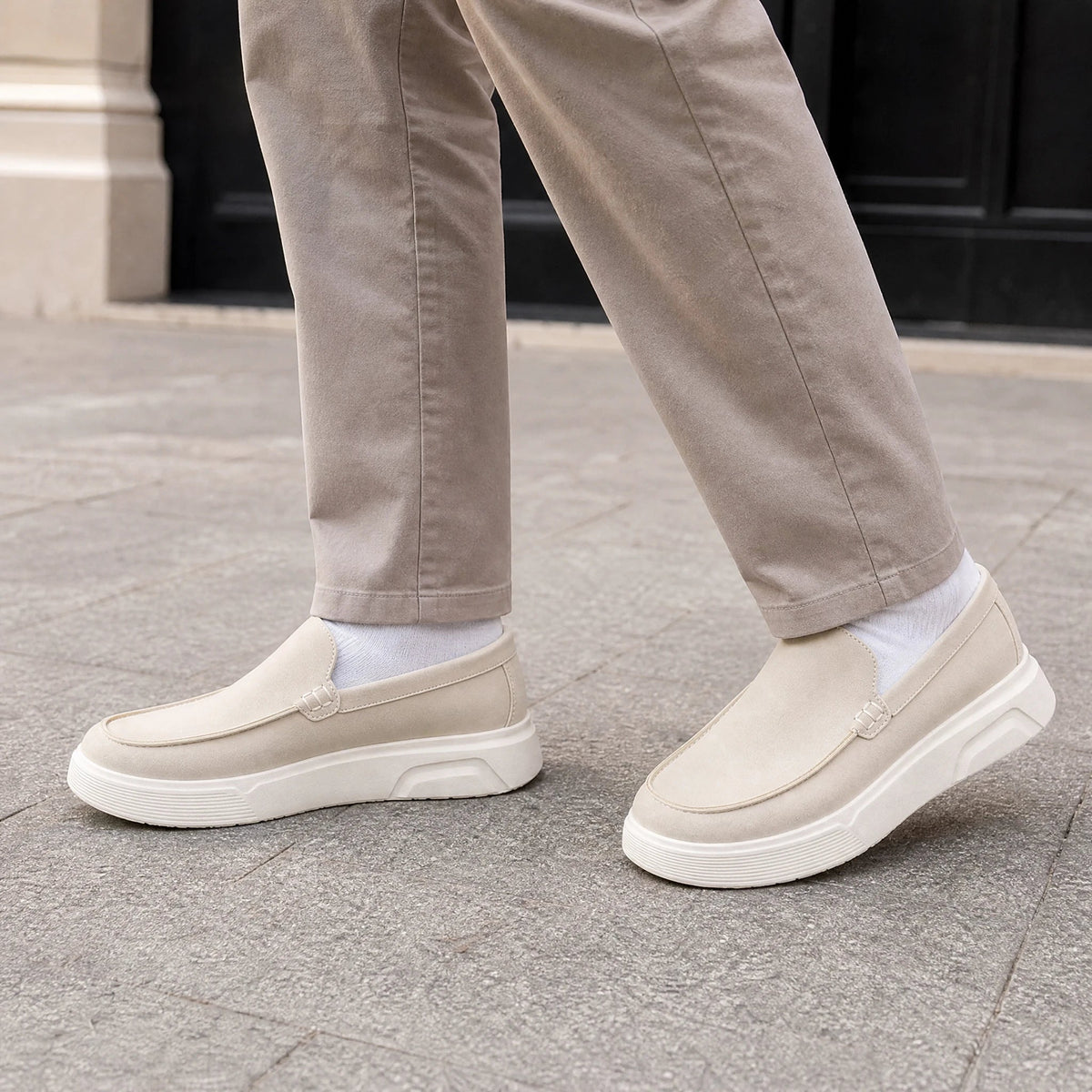 Cremefarbener Herren-Mokassin mit Plateausohle in Beige, Detailansicht