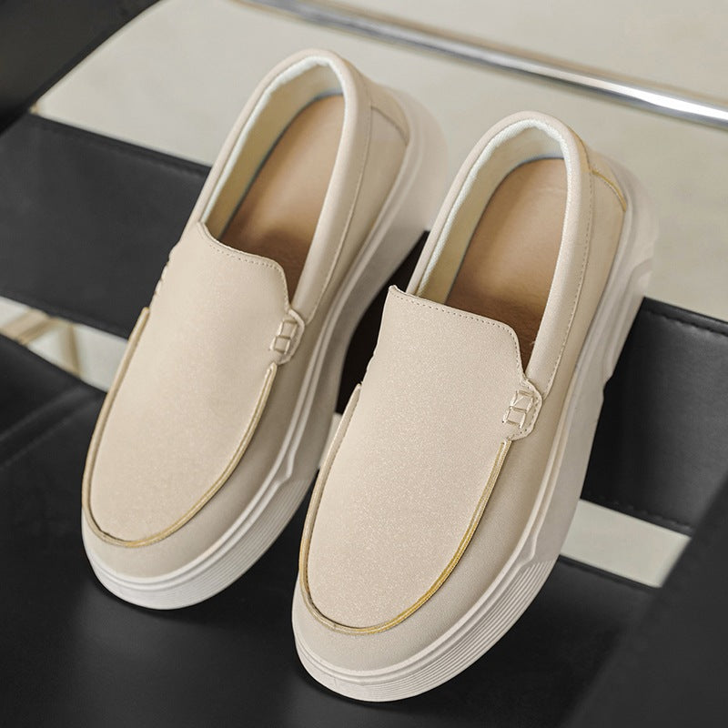 Cremefarbener Herren-Mokassin mit Plateausohle in Beige, Detailansicht