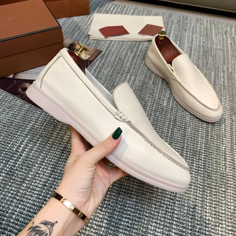 Herren-Slipper getragen