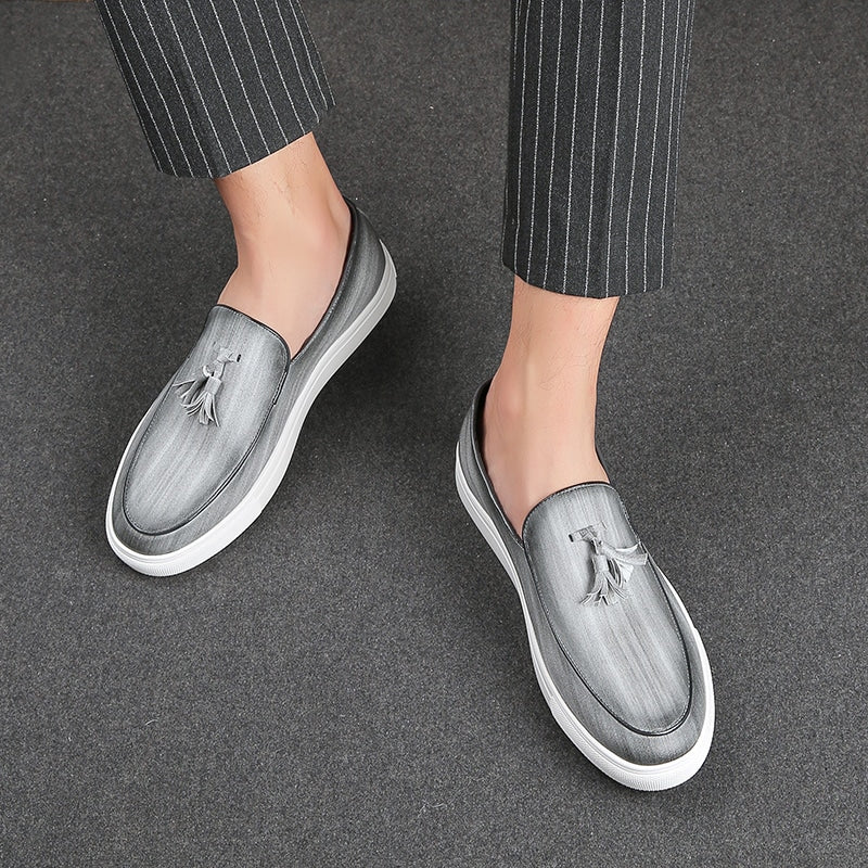 Herren Kunstleder Loafer mit Quaste und weißer Sohle