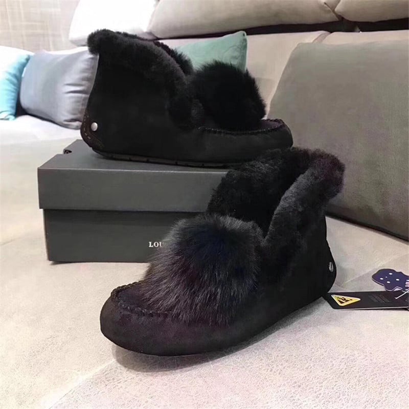 Gefütterte Wildleder-Mokassins im indianischen Stil mit Bommel