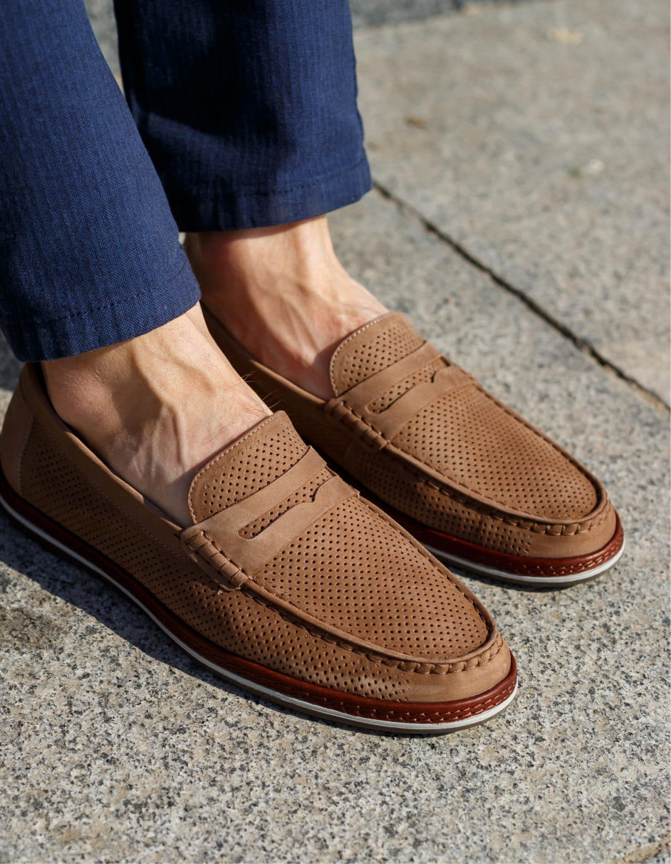 Herren-Loafer aus hellbraunem Wildleder Bild