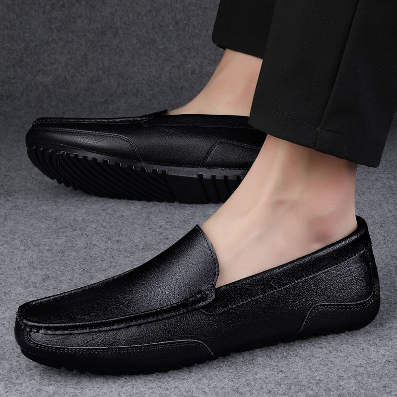 Klassische atmungsaktive Loafer aus Kunstleder
