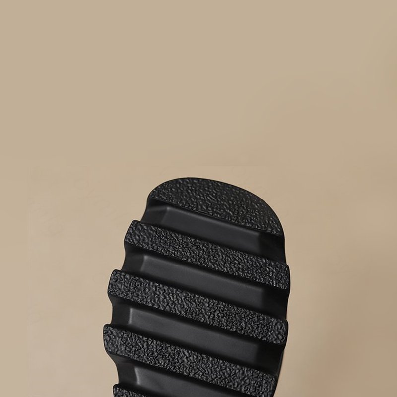 Lackloafer mit dicker Sohle und großer Schnalle