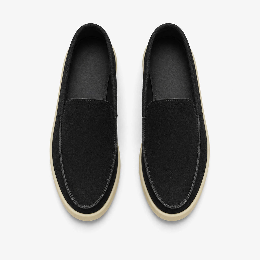 Loafer mit dicker Sohle in Schwarz aus Veloursleder