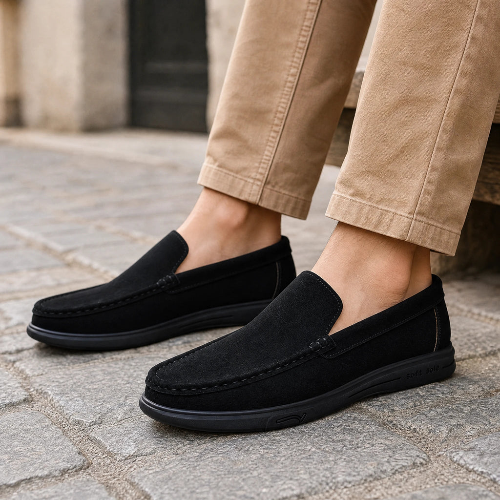 Herren-Loafer mit Profilsohle in Schwarz, Ansicht 3