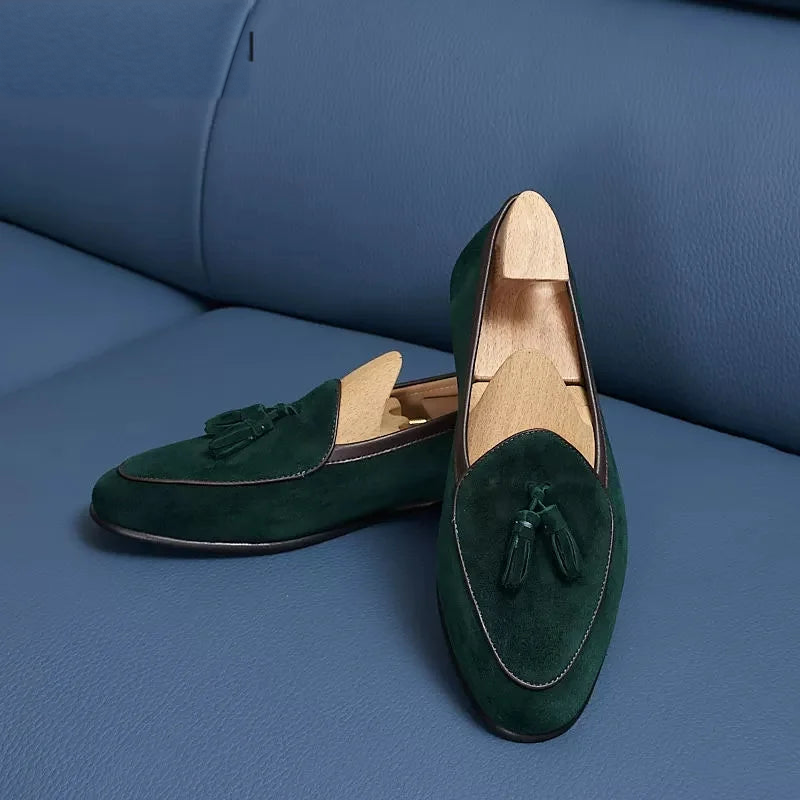 Herren Quastenloafer aus Veloursleder mit schmaler Spitze in Cognac, Ansicht 2