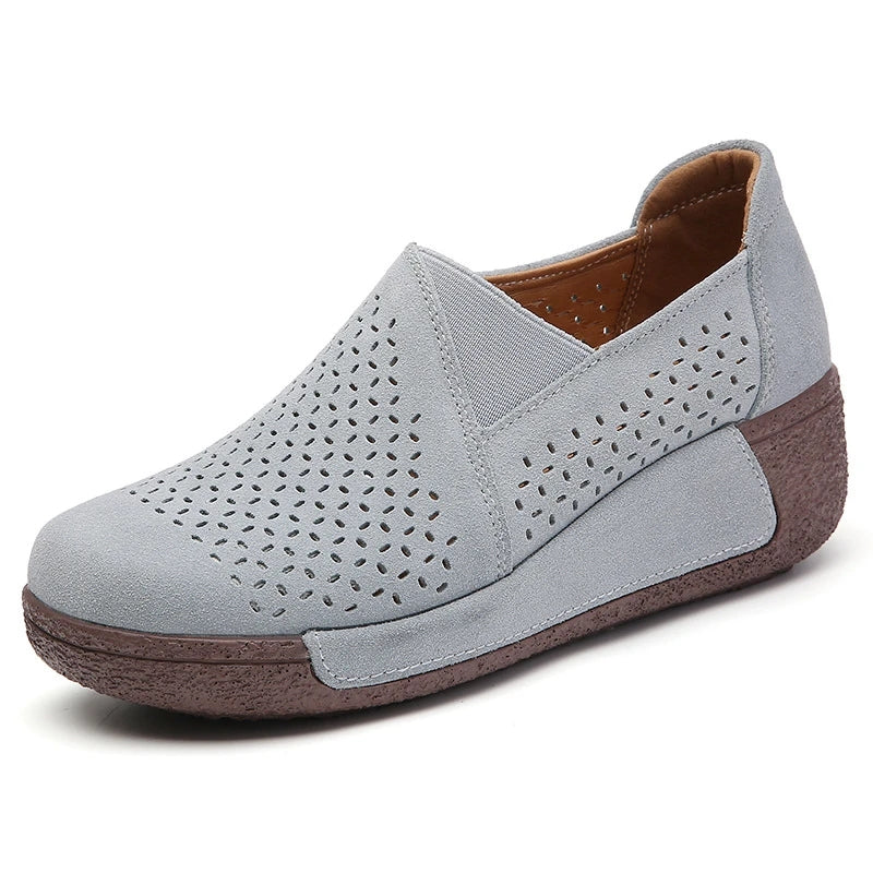 Bequeme Loafer mit Lochmuster und Keilsohle für Damen