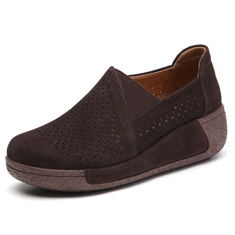 Bequeme Loafer mit Lochmuster und Keilsohle für Damen