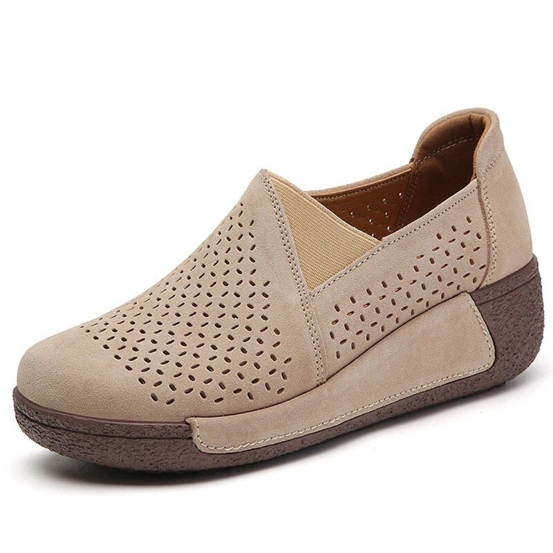 Bequeme Loafer mit Lochmuster und Keilsohle für Damen