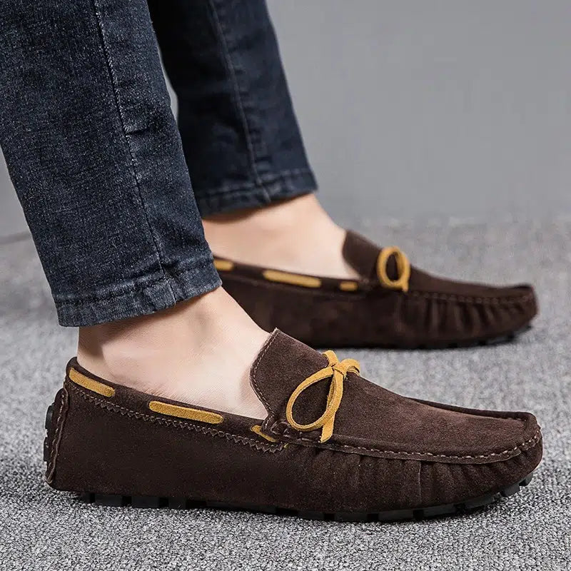 Klassische Bootsmokassins in Wildlederoptik zum Hineinschlüpfen für Herren