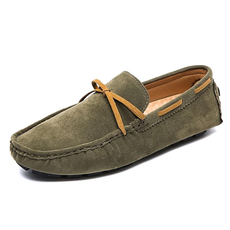 Klassische Bootsmokassins in Wildlederoptik zum Hineinschlüpfen für Herren