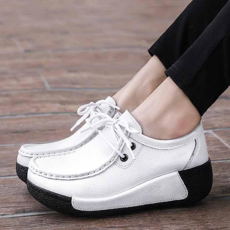 Keilabsatz-Loafer mit Schnürsenkeln im Bootsschuh-Stil für Damen