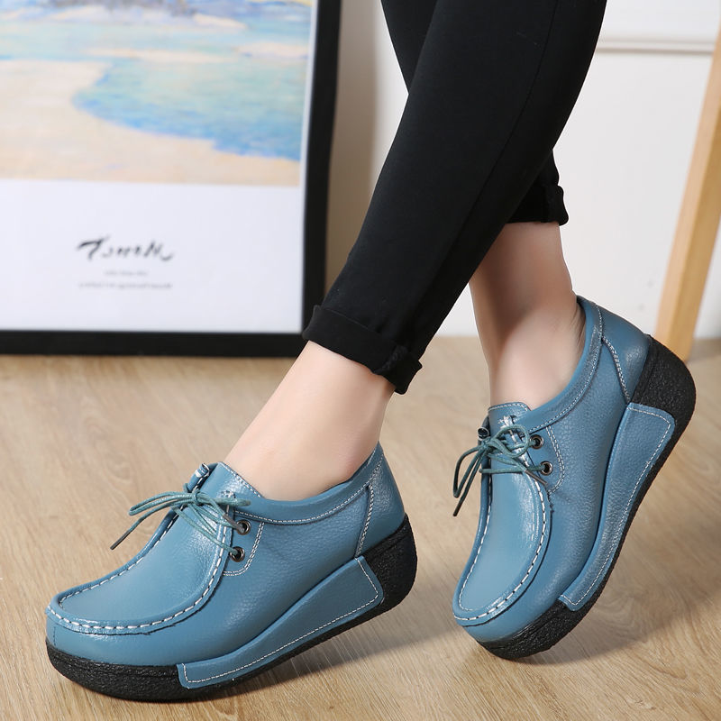Keilabsatz-Mokassins mit Schnürsenkeln im Bootsschuh-Stil für Damen