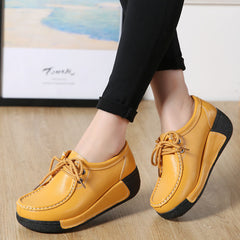 Keilabsatz-Loafer mit Schnürsenkeln im Bootsschuh-Stil für Damen, Gelb
