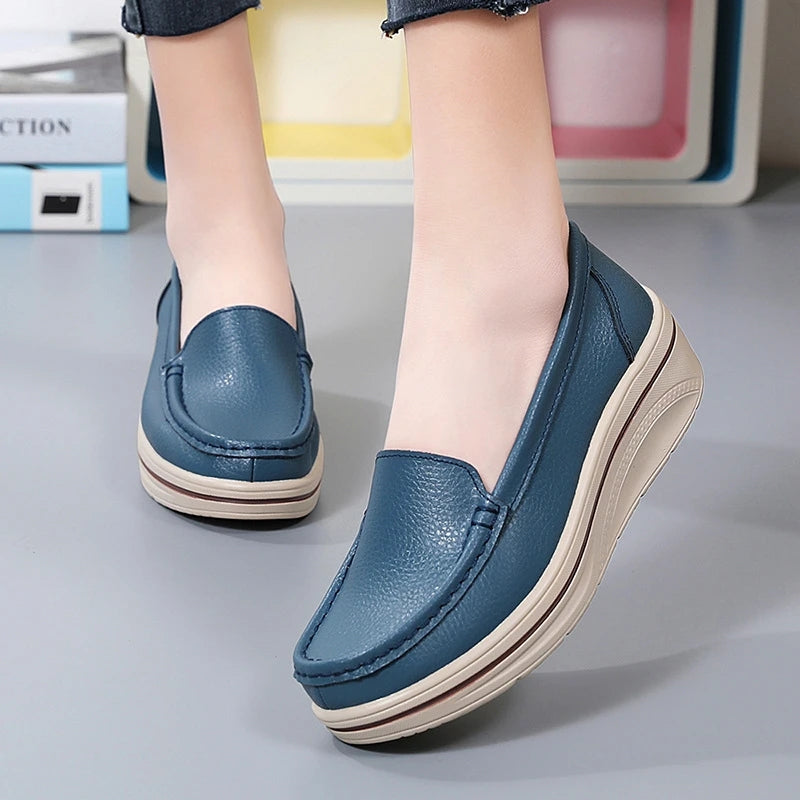 Loafer aus echtem Leder mit Keilabsatz für Damen