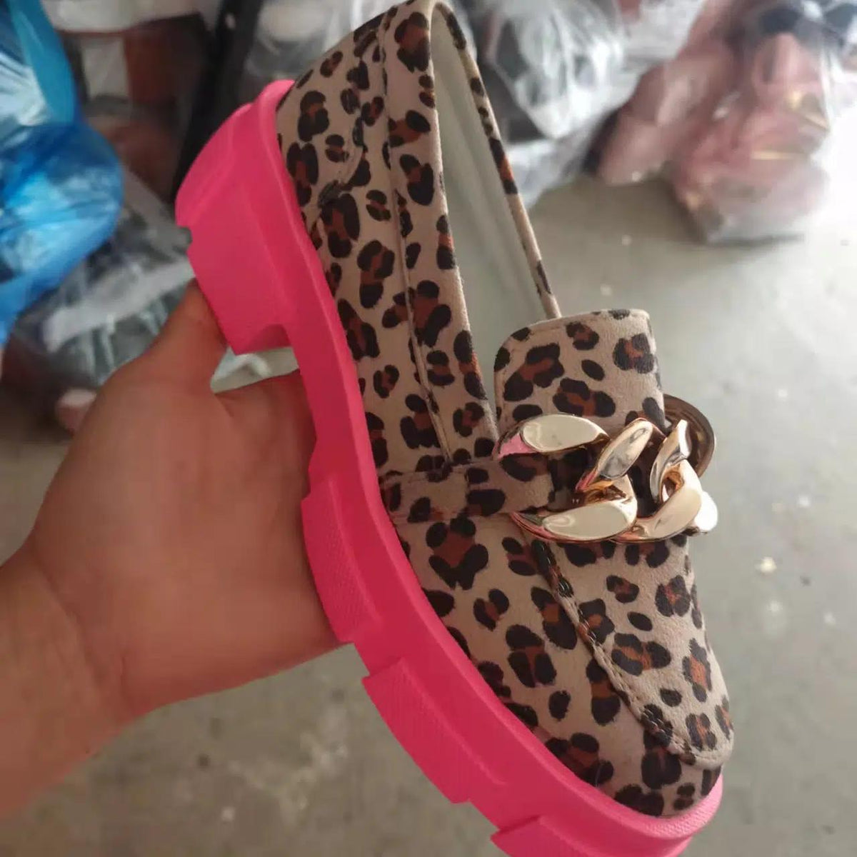Trendige Leoparden-Loafer mit dicker rosa Sohle für Damen