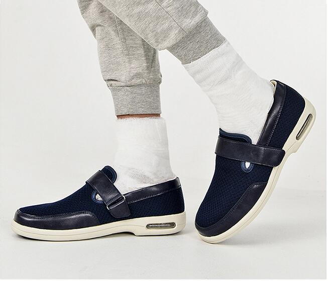 Weiche orthopädische Slipper mit breiter Öffnung für Herren