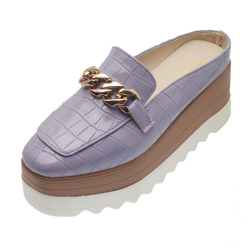 Offene Keilabsatz-Loafer in Kroko-Lederoptik mit goldener Kette für Damen