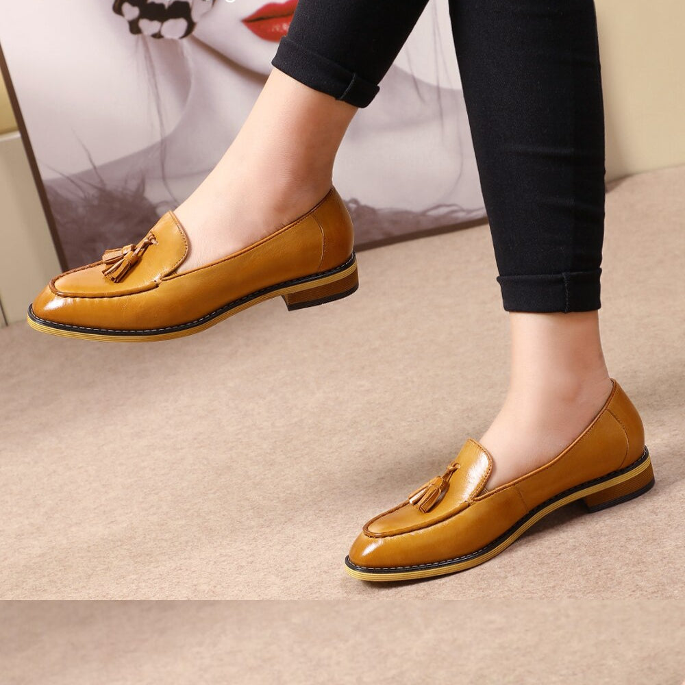 Flache Quasten-Loafer aus echtem Lackleder für Damen