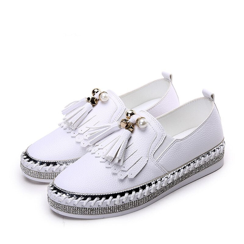 Weiche Damen-Loafer mit Quasten und Trenddetails