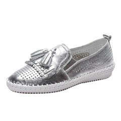 Weiche perforierte Loafer mit Quasten für Damen, Silber