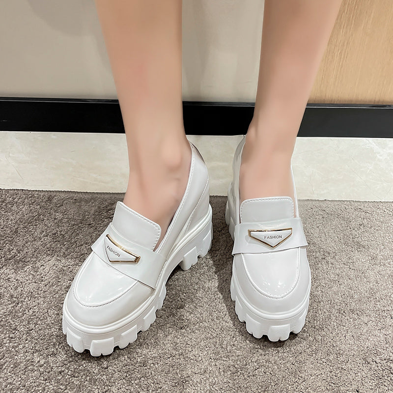 Keilabsatz-Loafer in Lackoptik für Damen