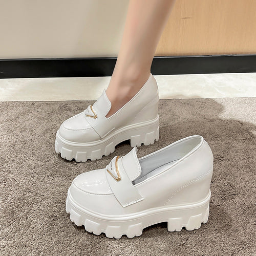 Keilabsatz-Loafer in Lackoptik für Damen