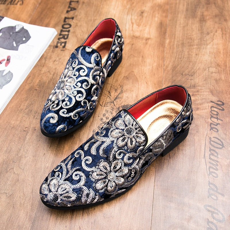 Loafer in glänzendem Samteffekt mit Blumenstickerei und Pailletten