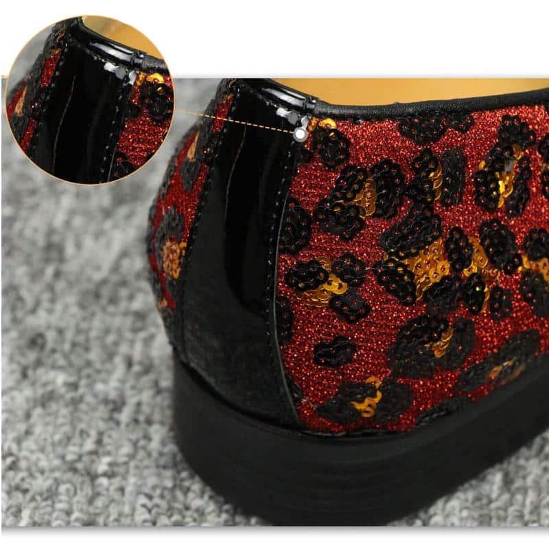 Lackloafer mit Quasten und Pailletten