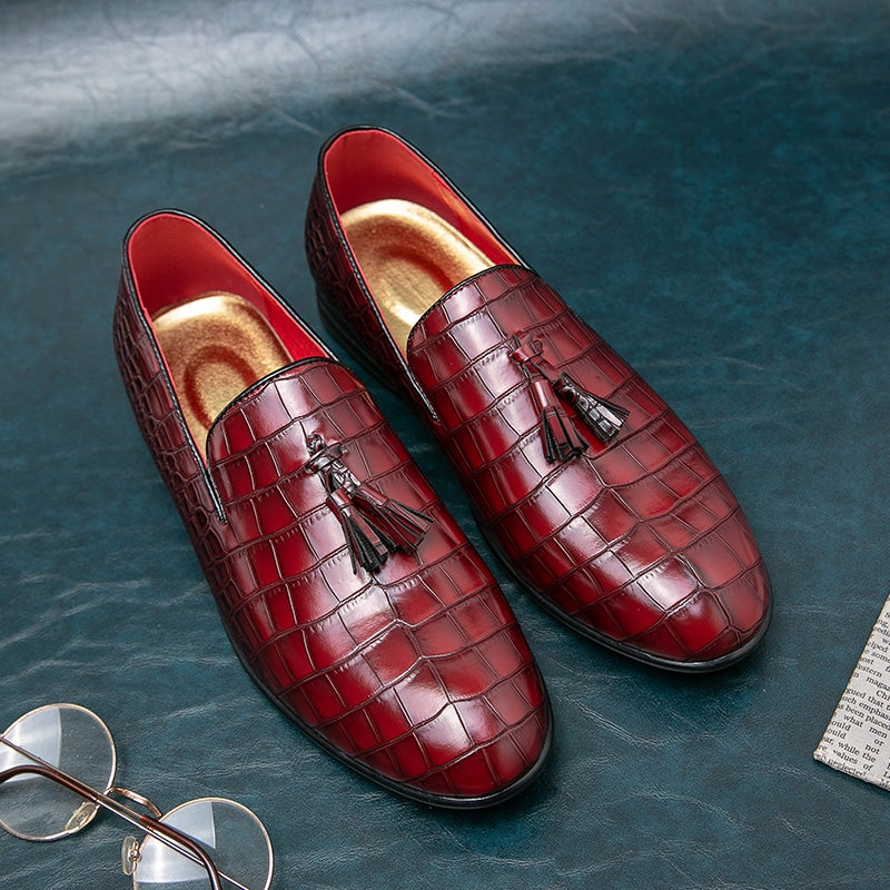 Loafer aus rotem Lackleder mit Krokodilprägung